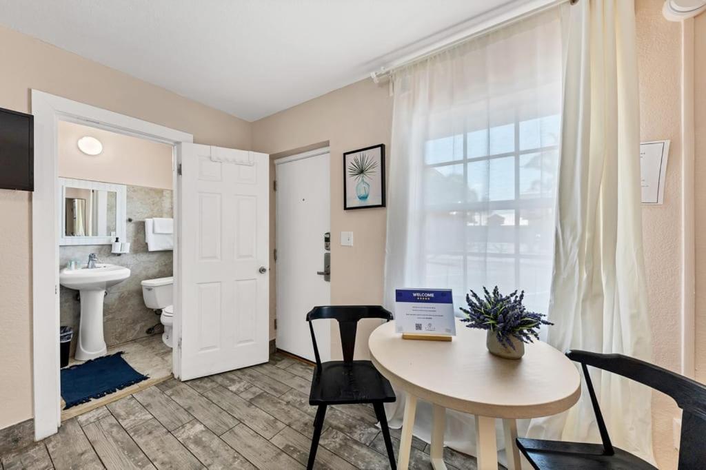 Located By The Beach 1 Bedroom With Parking And Pool Clearwater Zewnętrze zdjęcie
