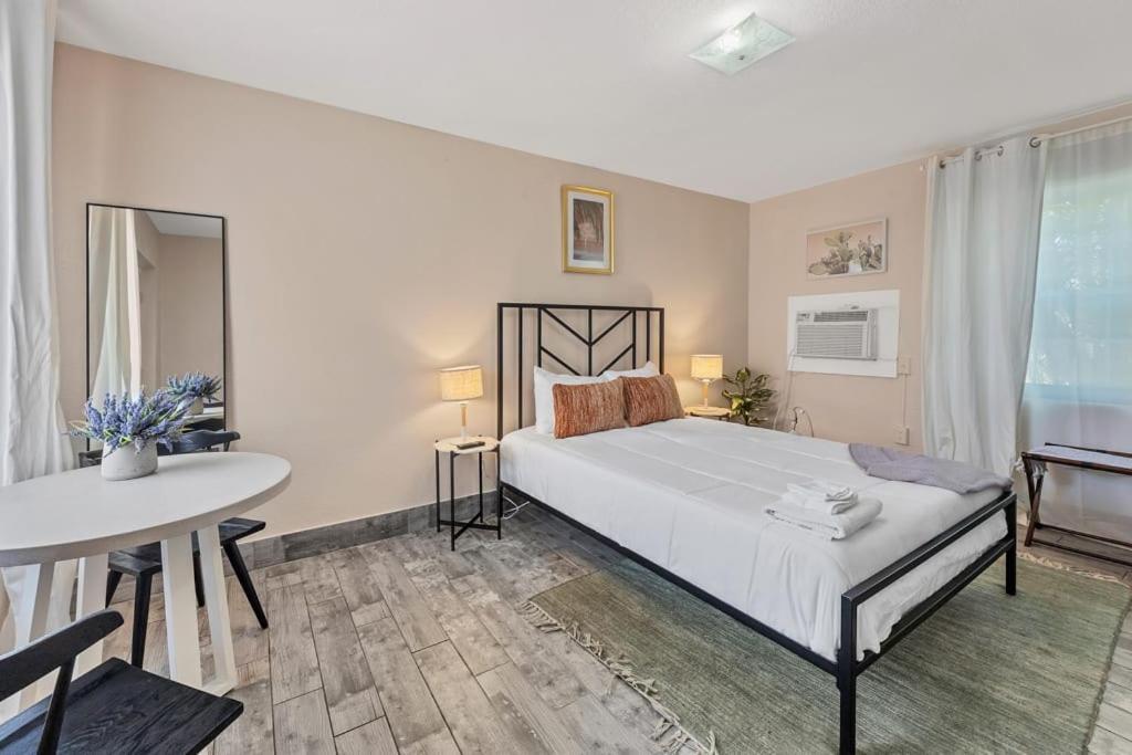 Located By The Beach 1 Bedroom With Parking And Pool Clearwater Zewnętrze zdjęcie