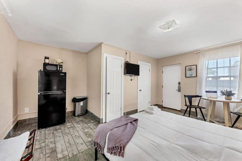 Located By The Beach 1 Bedroom With Parking And Pool Clearwater Zewnętrze zdjęcie